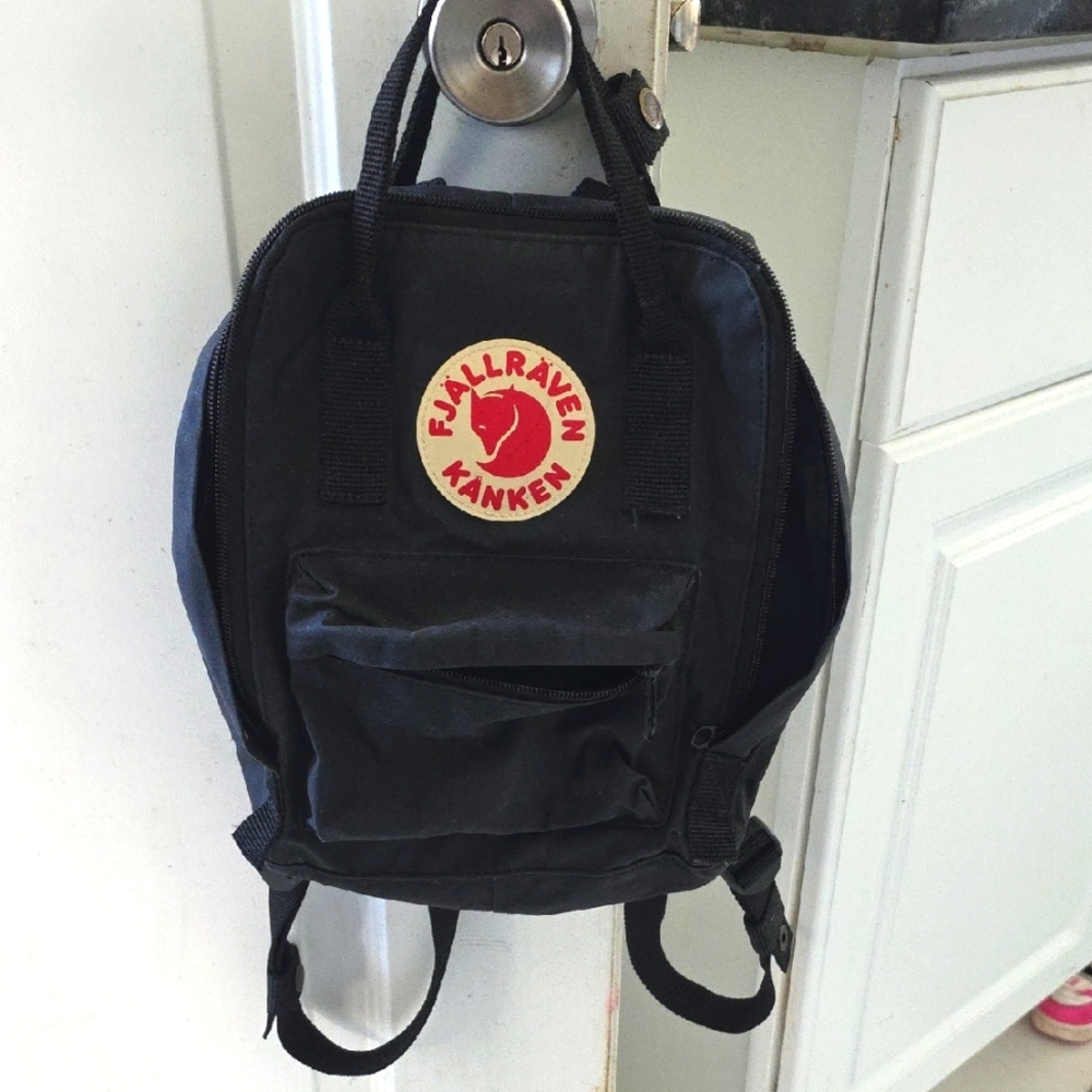 Fjallraven Kanken Mini Black Backpack